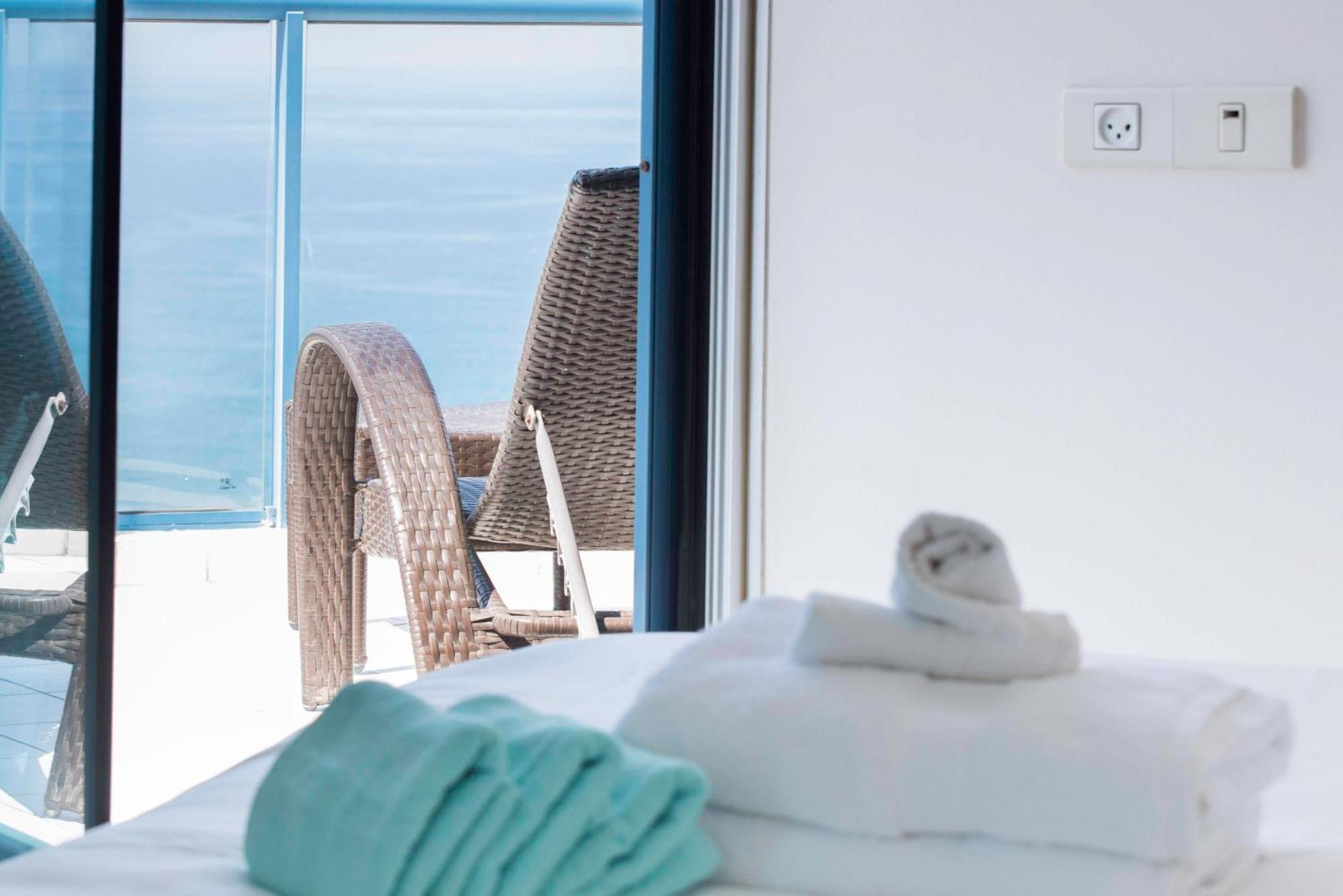 Superb Beachfront Apartments With Shelter By Sea N' Rent Tel Aviv Exterior foto