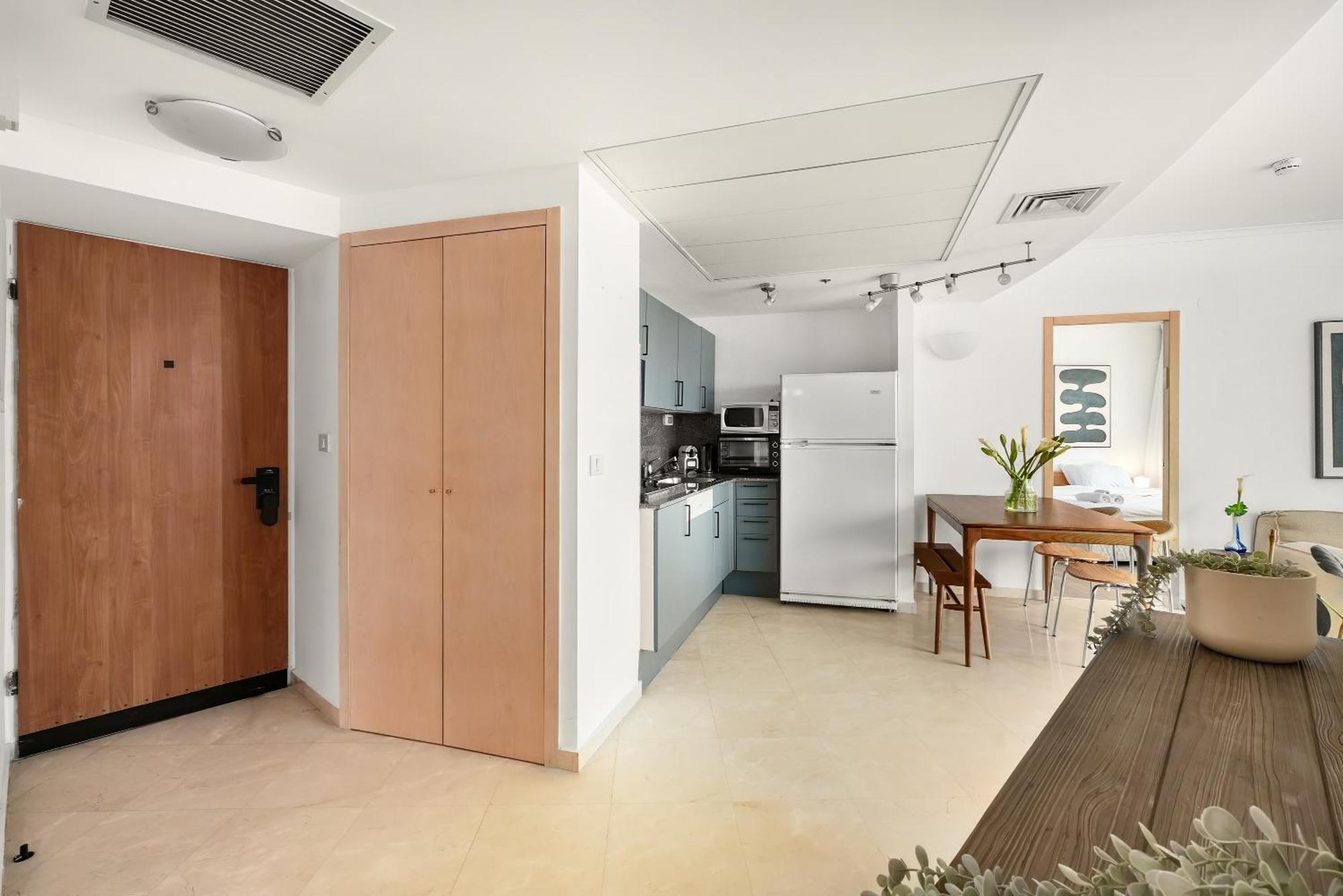 Superb Beachfront Apartments With Shelter By Sea N' Rent Tel Aviv Exterior foto